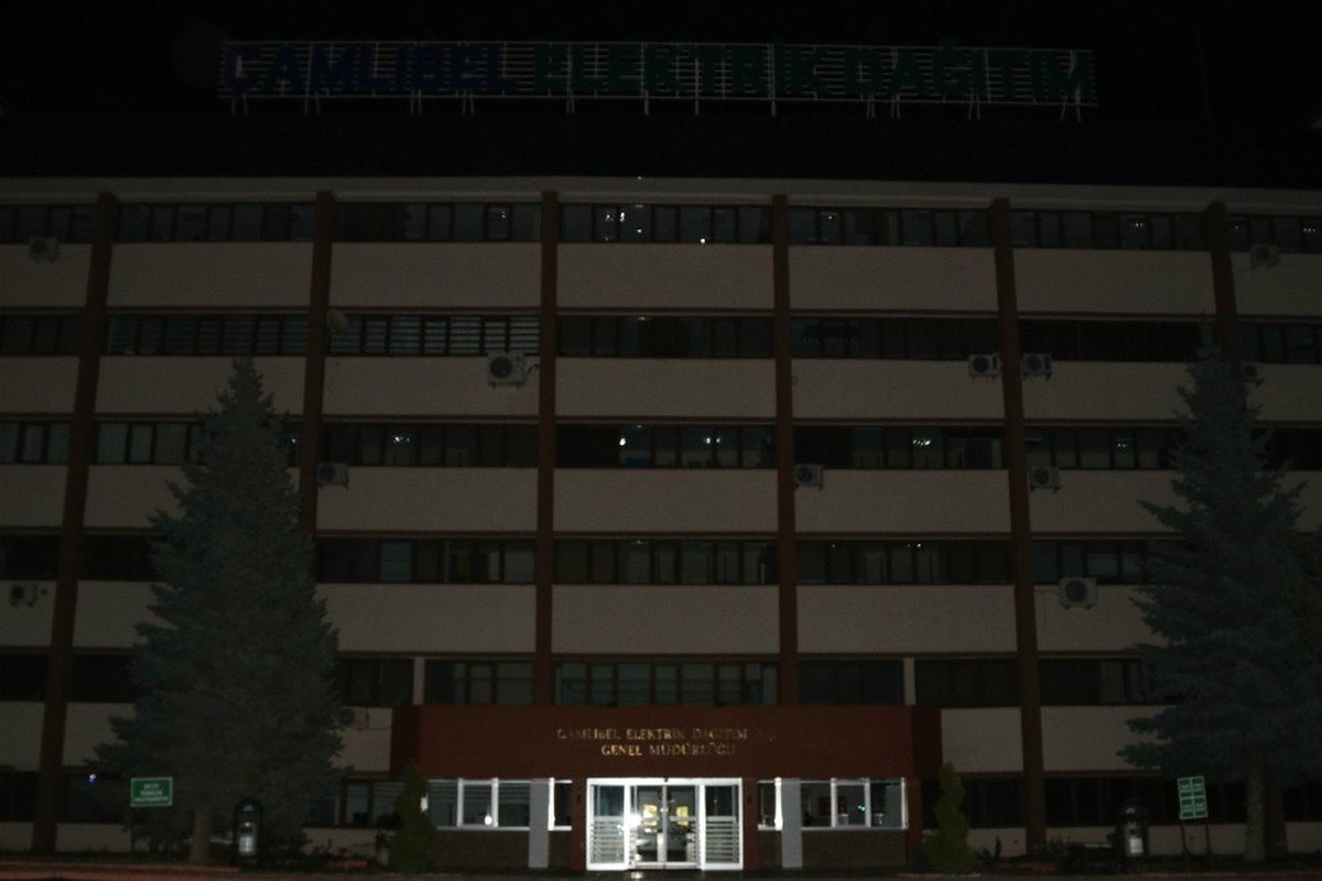 Küresel İklim Değişikliğine Dikkat Çekmek İçin 1 Saatlik Karartma
