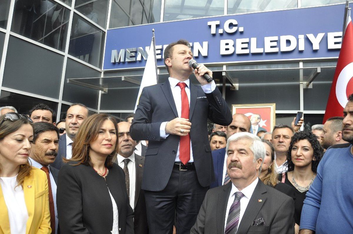 Menemen\'de Serdar Aksoy Görevi Devraldı