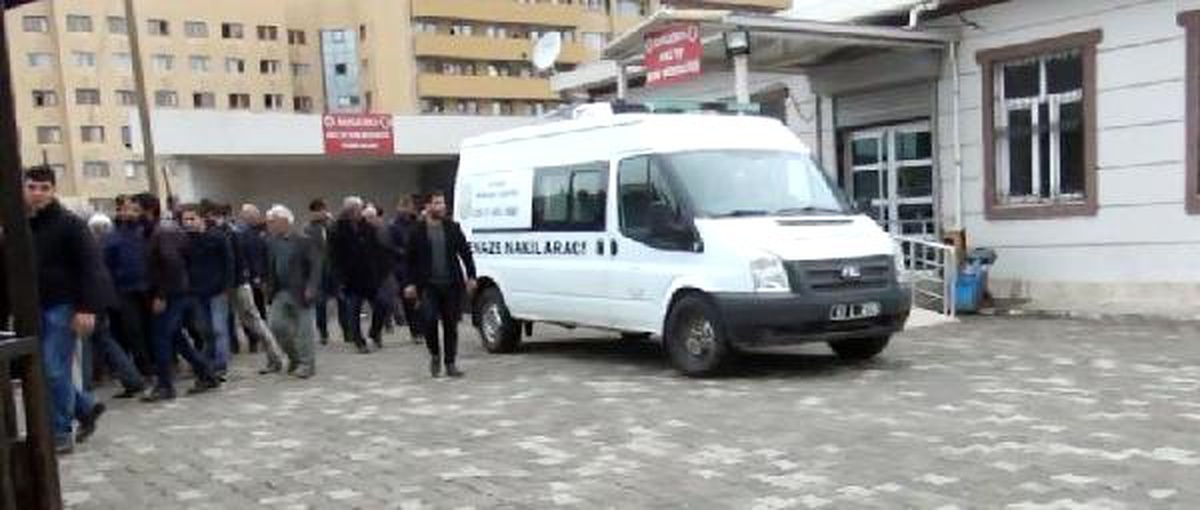 Otomobile Çarpan Motosikletin Sürücüsü Öldü