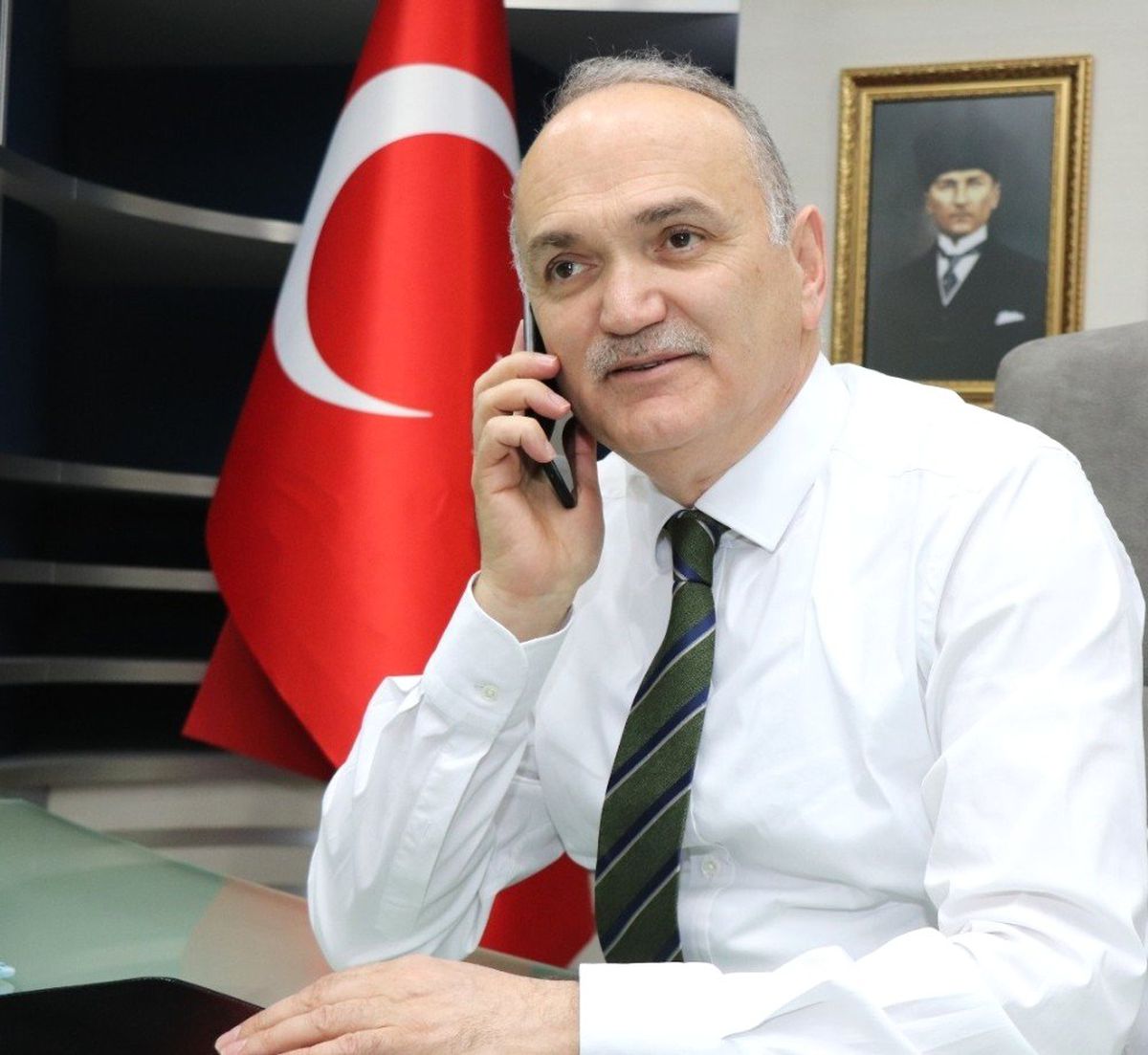 Özlü\'den Yeni Başkanlara Tebrik Telefonu