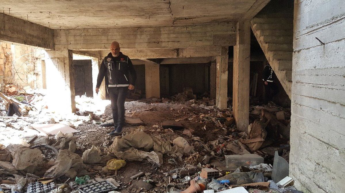 Polis Metruk Binaları Didik Didik Aradı