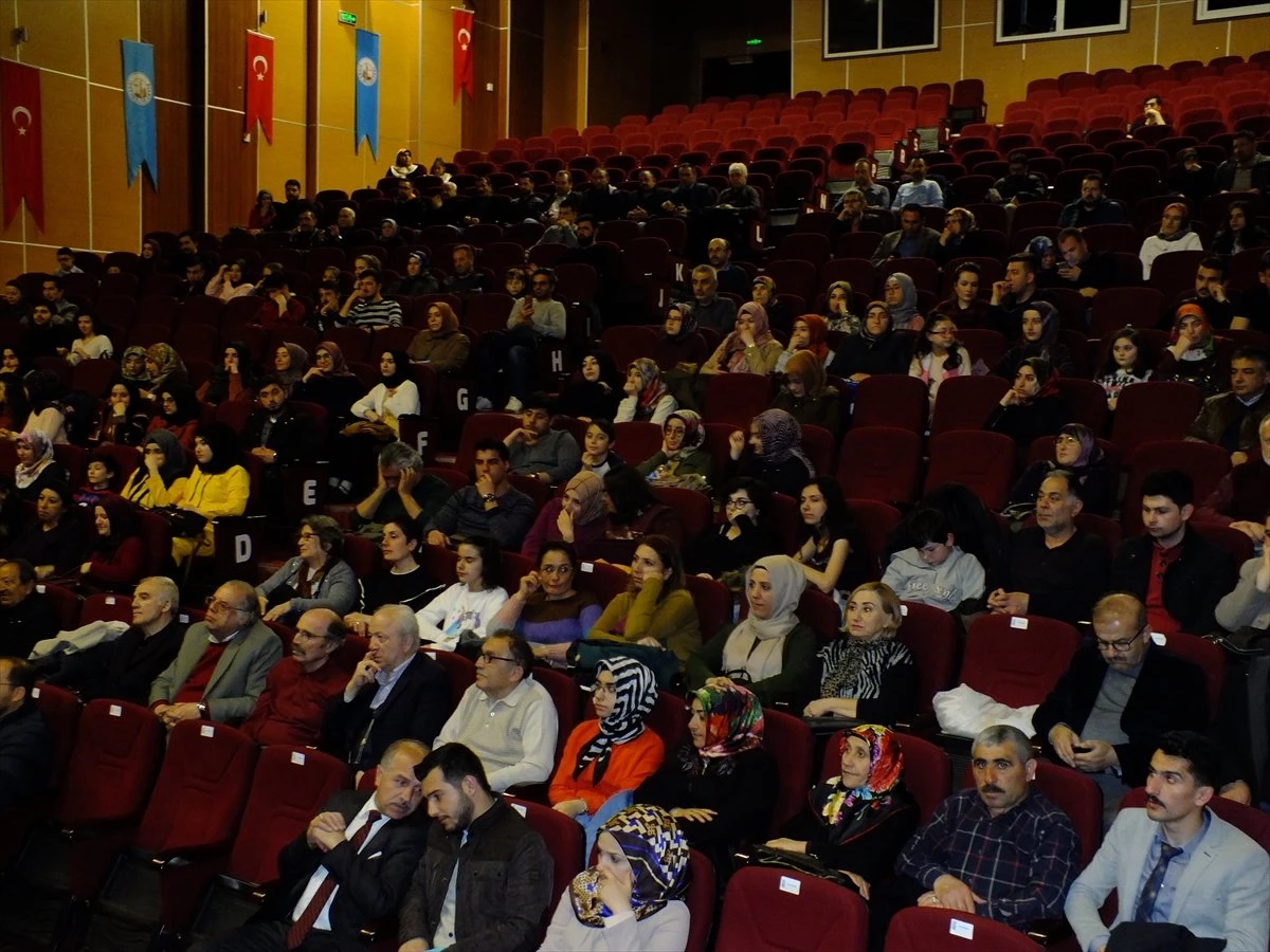 Sivas\'ta "Ahmet Hatipoğlu İlahileri" Konseri