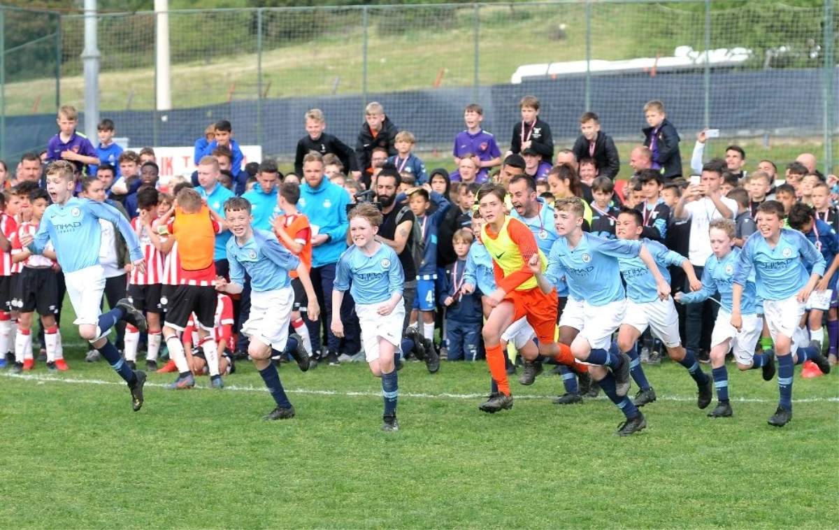 U12 İzmir Cup\'a Tam Not