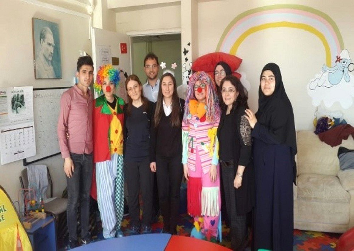 Üniversite Öğrencilerinden, Hasta Çocuklara Sürpriz