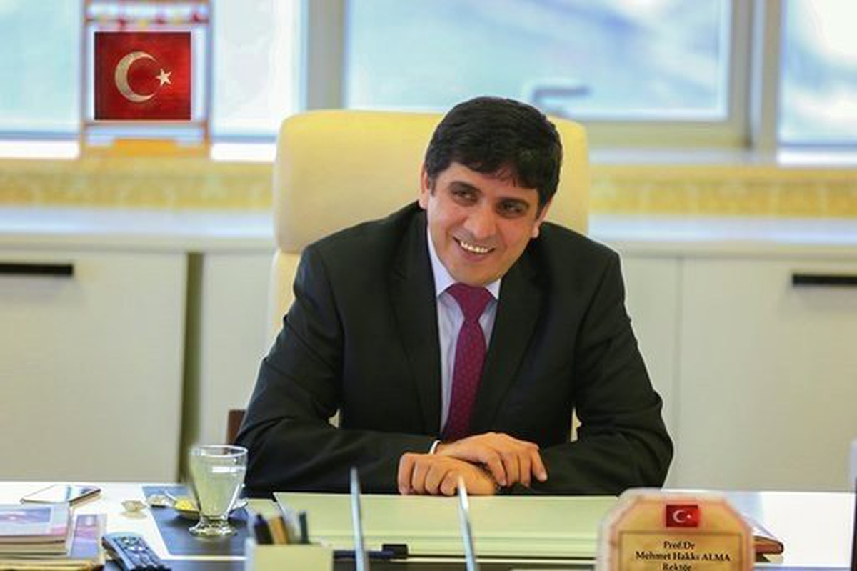 Üniversiteyi Dünya Standartlarına Göre Tasarlıyor