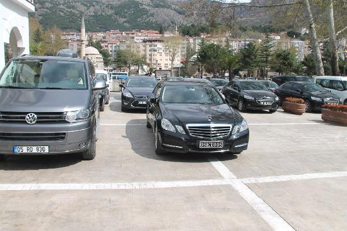 Yeni Belediye Başkanı Birim Müdürlerinin Makam Araçlarını Kaldırdı