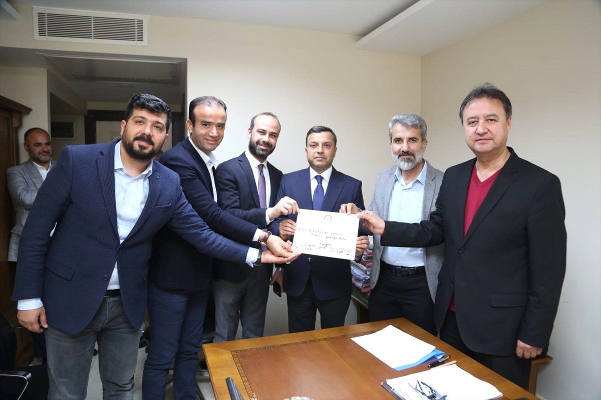 Yüreğir Belediye Başkanı Fatih Mehmet Kocaispir Mazbatasını Aldı