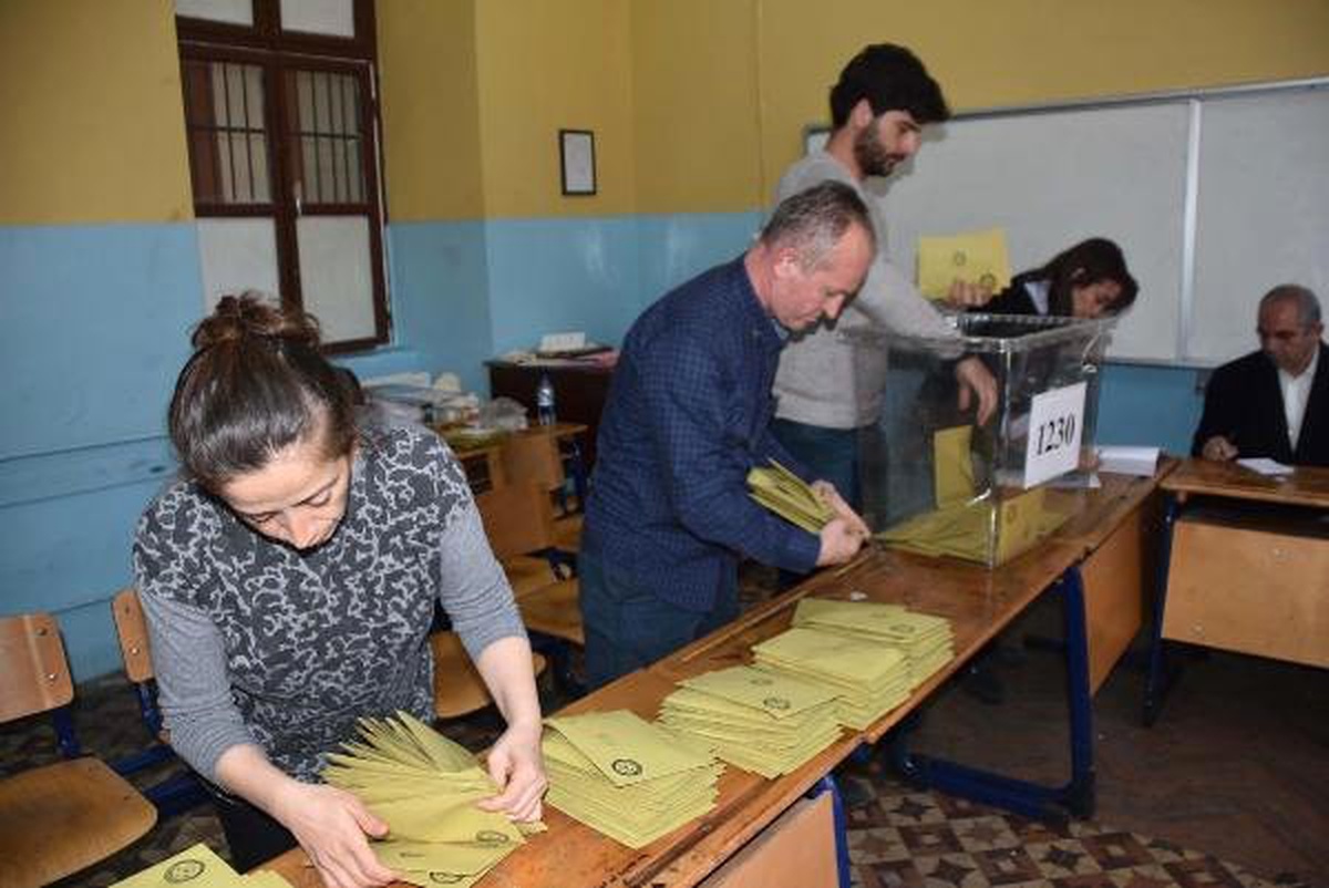 Ak Parti, Kemalpaşa\'da Tüm Oyların Sayılmasını İstedi