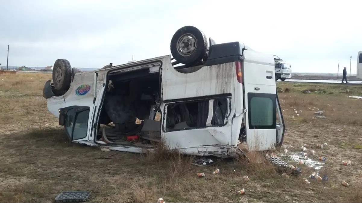 Aksaray\'da Minibüs Devrildi: 1 Yaralı