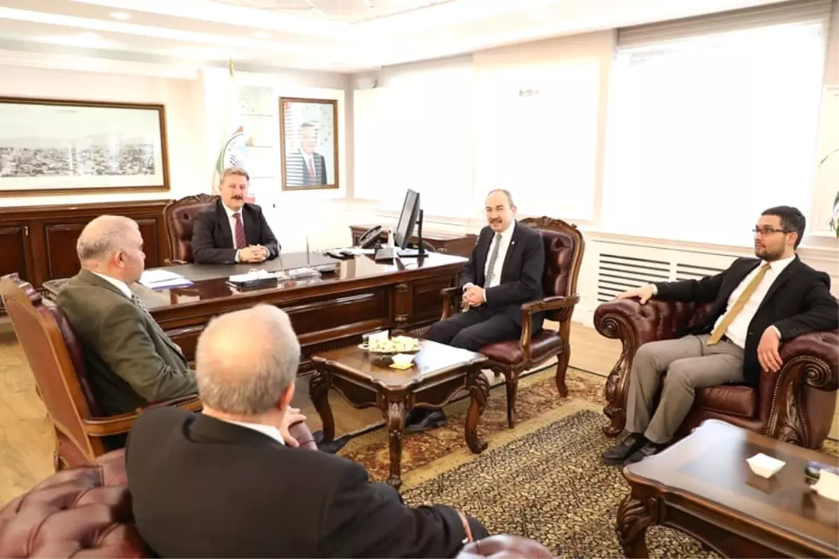Başkan Dr. Mustafa Palancıoğlu: "Ticaret Merkezlerine Alternatif Yollar Açıyoruz.
