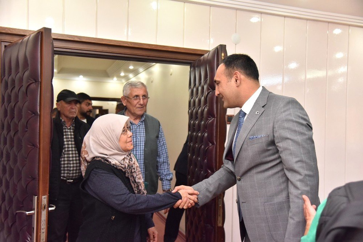Başkan Yılmaz, Çiçek Yerine Mehmetçik Vakfı\'na Bağış Yapılmasını İstedi
