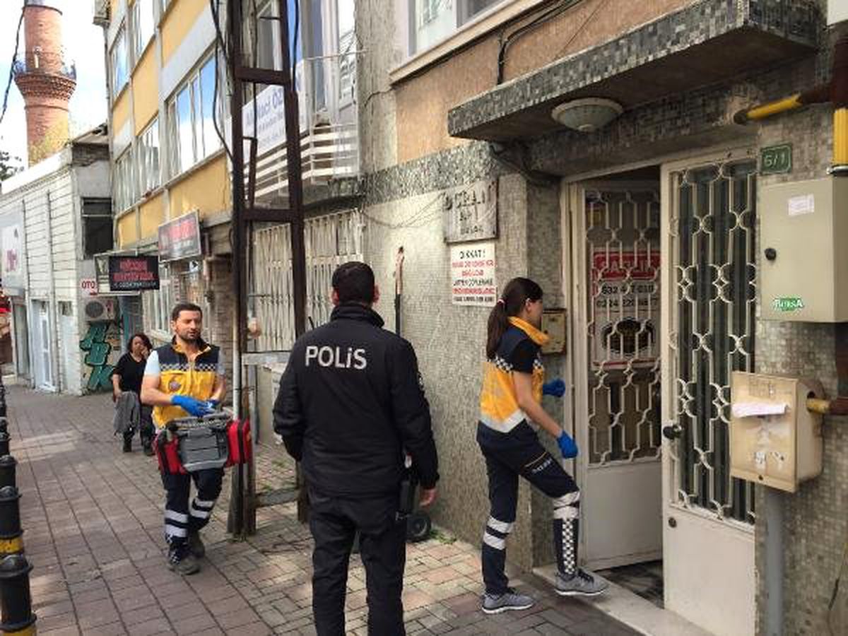 Bursa\'da Sokağa Yayılan Kötü Koku, Cesedi Ortaya Çıkardı