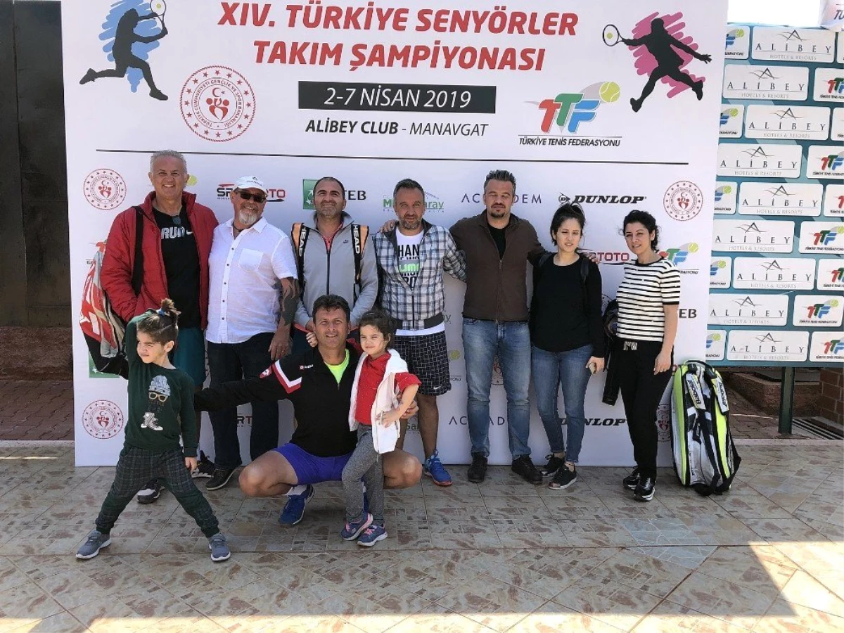 Didimli Tenisçiler Antalya\'daki Turnuvada 3. Oldu