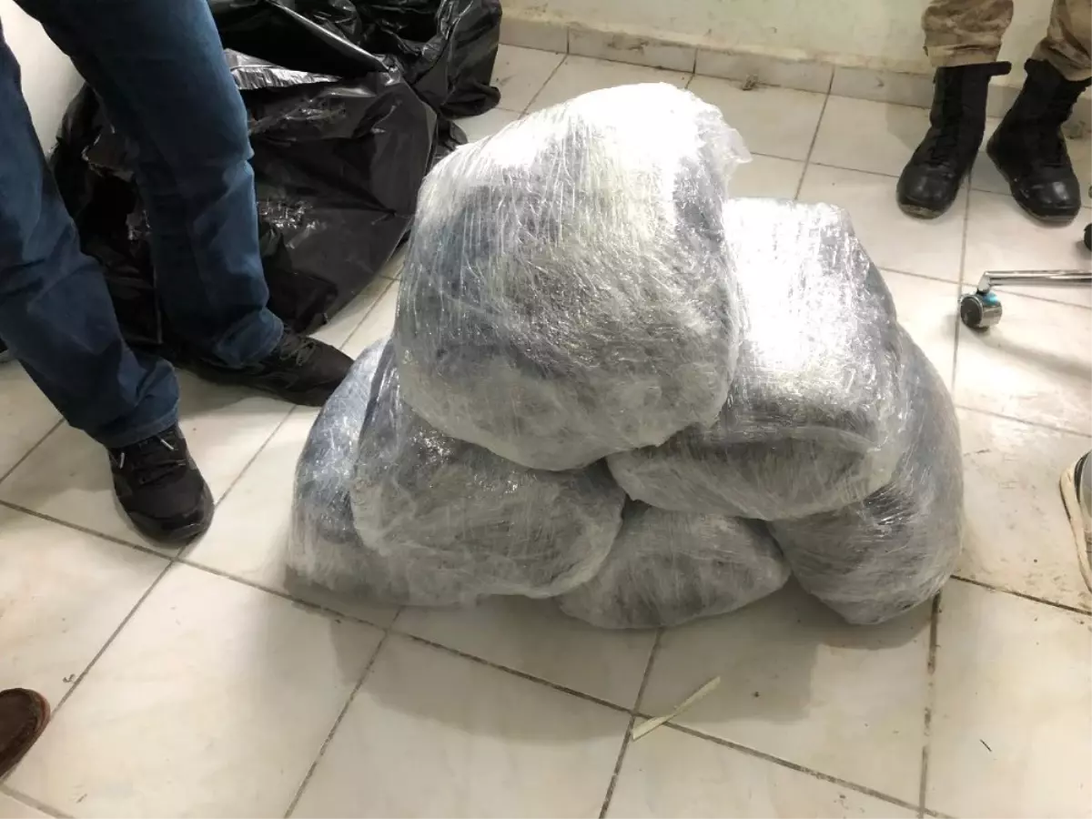 Diyarbakır\'da 85 Kilogram Esrar Ele Geçirildi