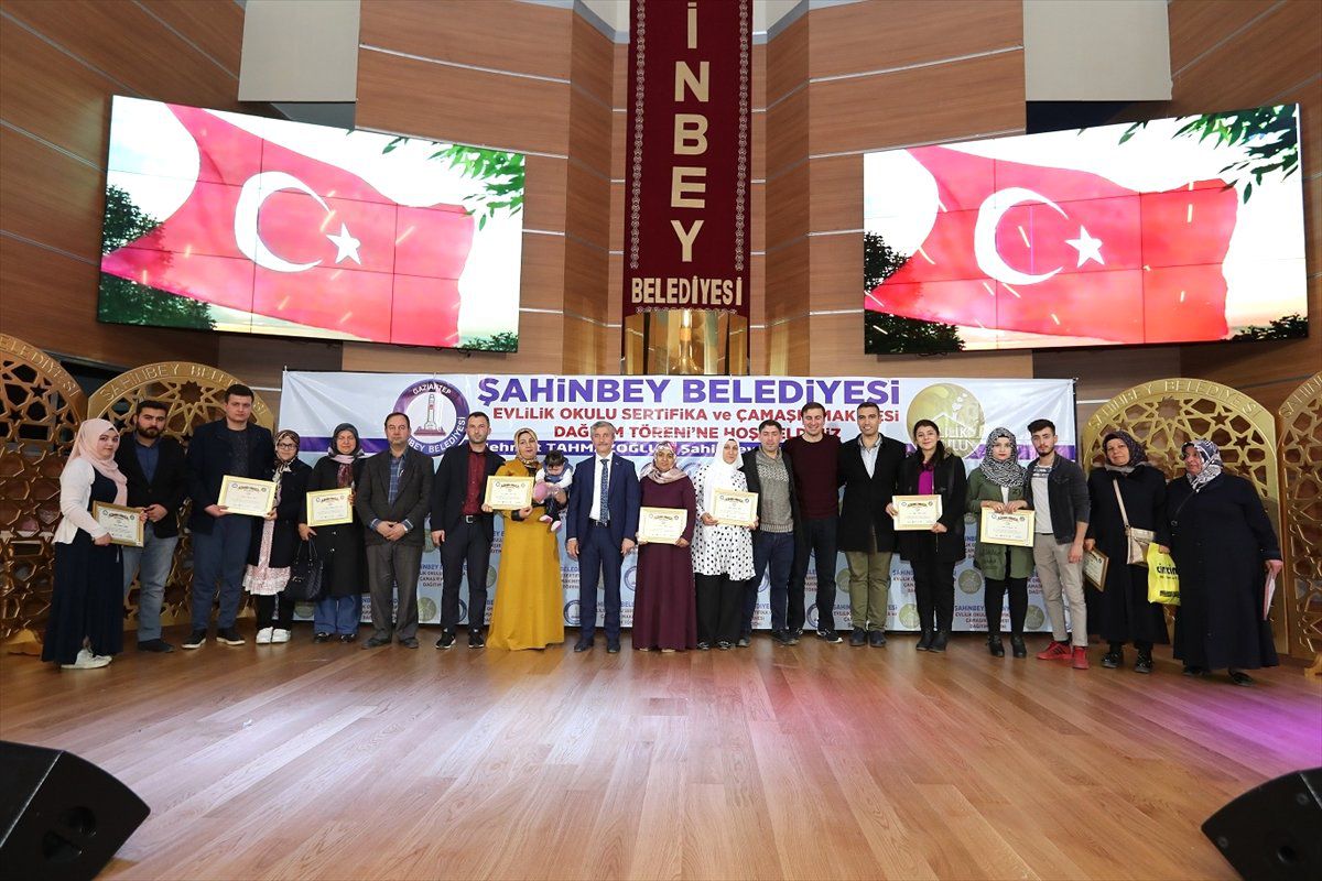 Evlilik Okulu Mezun Vermeye Devam Ediyor