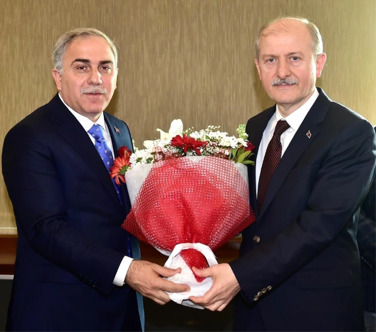 Fatih Belediye Başkanı Seçilen Mehmet Ergün Turan, Görevi Devraldı
