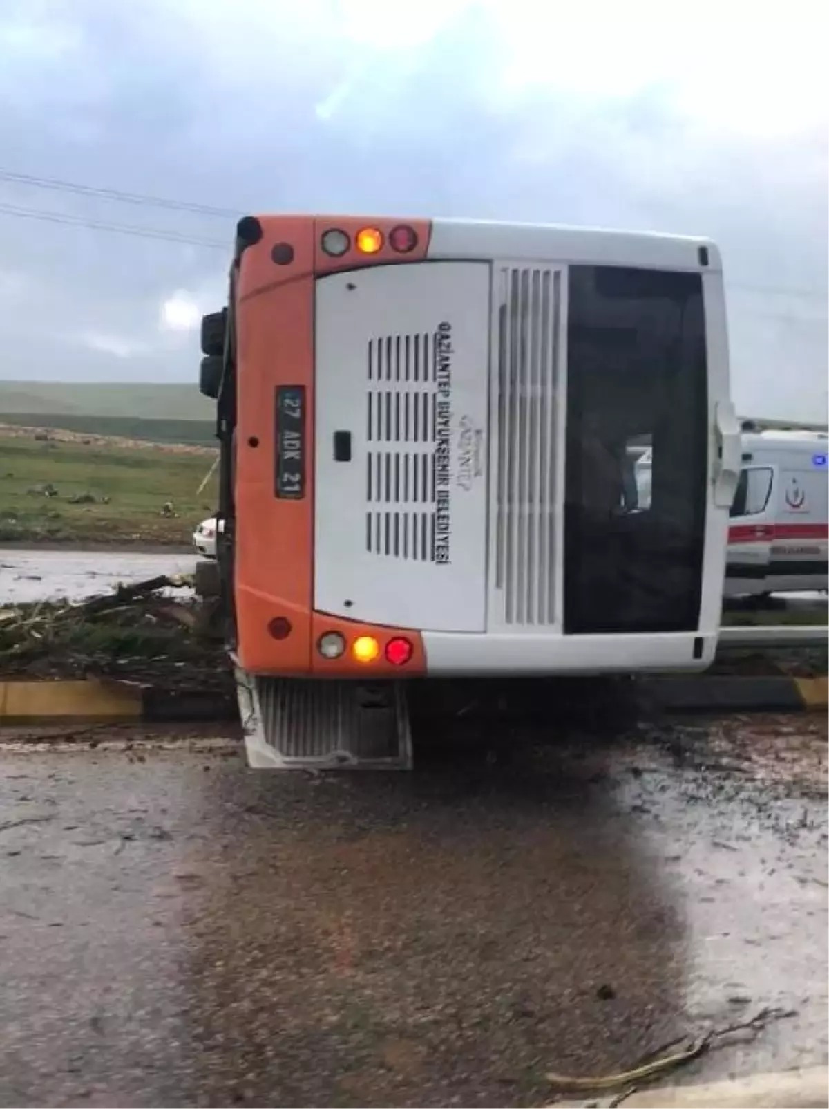 Gaziantep\'te Belediye Otobüsü Devrildi: 19 Yaralı