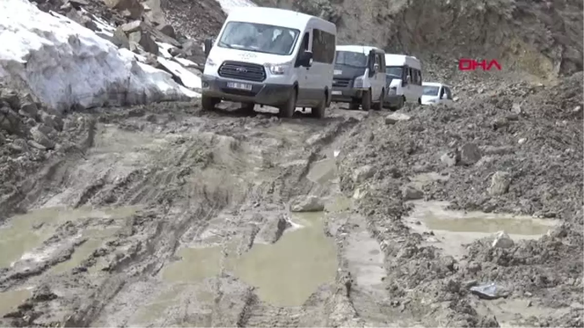 Hakkari Öğrencilerin Yol Çilesi