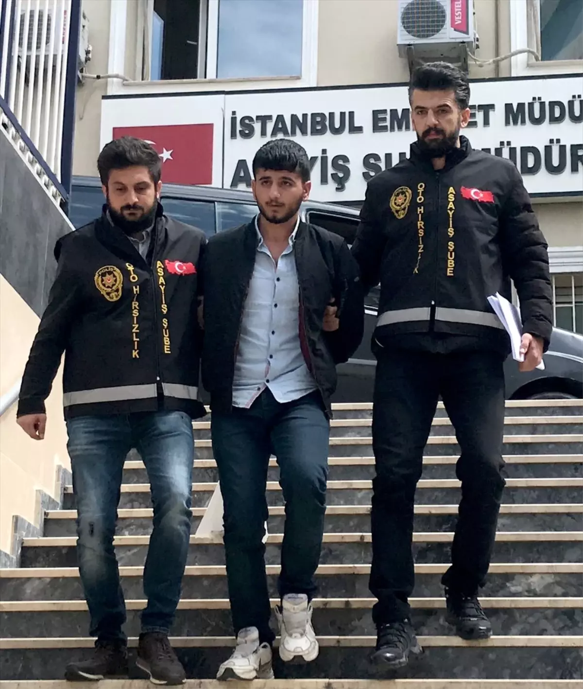 Halı Sahada Maç Yapanların Araçlarını Çalan Şüpheliler Yakalandı