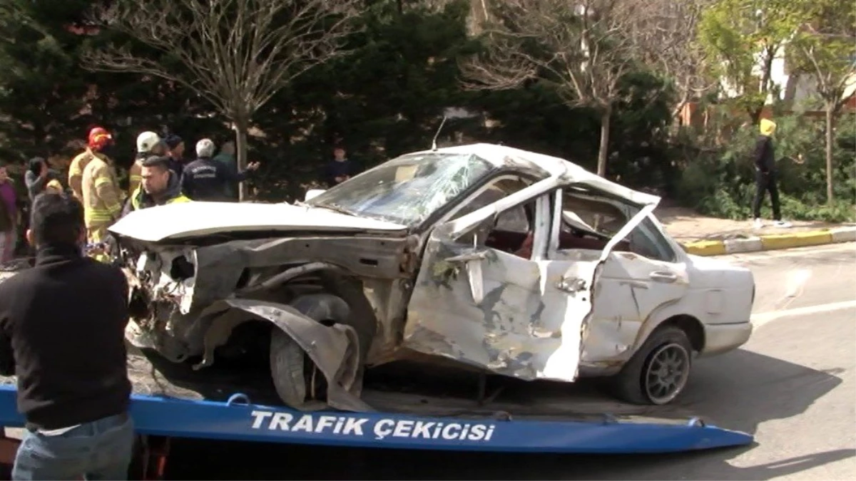 İstanbul\'da Ehliyetsiz Genç Sürücü Dehşeti: 1 Ölü