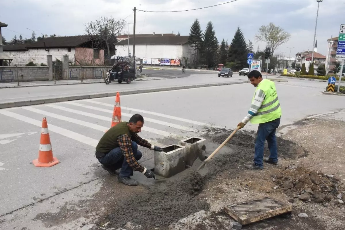 Kanalizasyon Bacaları Yükseltiliyor