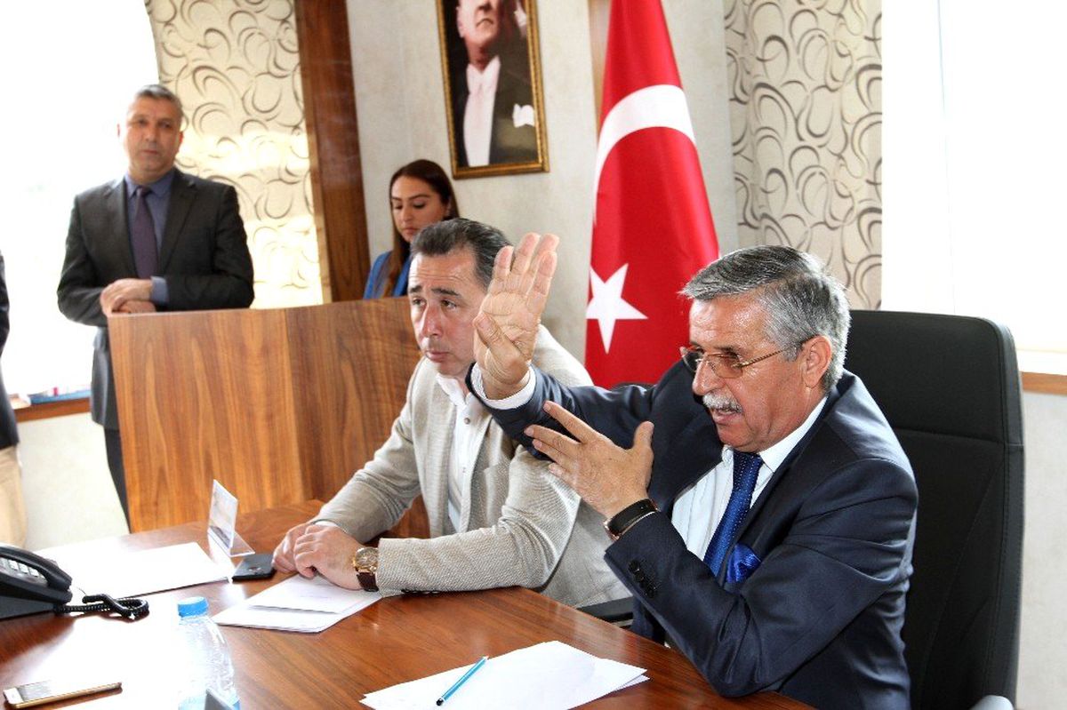 Kemer\'de Seçim Sonrası İlk Meclis Toplantısı Yapıldı