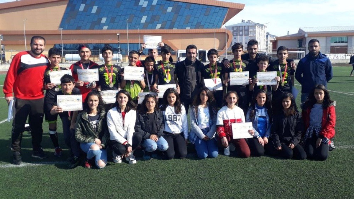 Kerim Tuncer Ortaokulu Bölge Şampiyonu Oldu