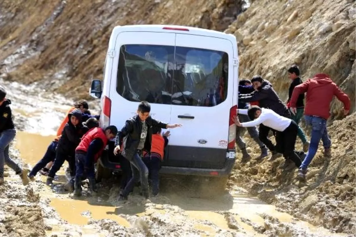 Öğrencilerin Yol Çilesi