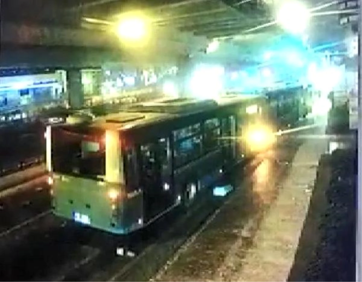 Şişli\'deki Otobüs Kazası Güvenlik Kamerasında