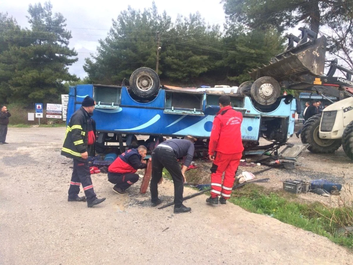 Tarım İşçilerini Taşıyan Otobüs Devrildi: 1 Ölü, 12 Yaralı