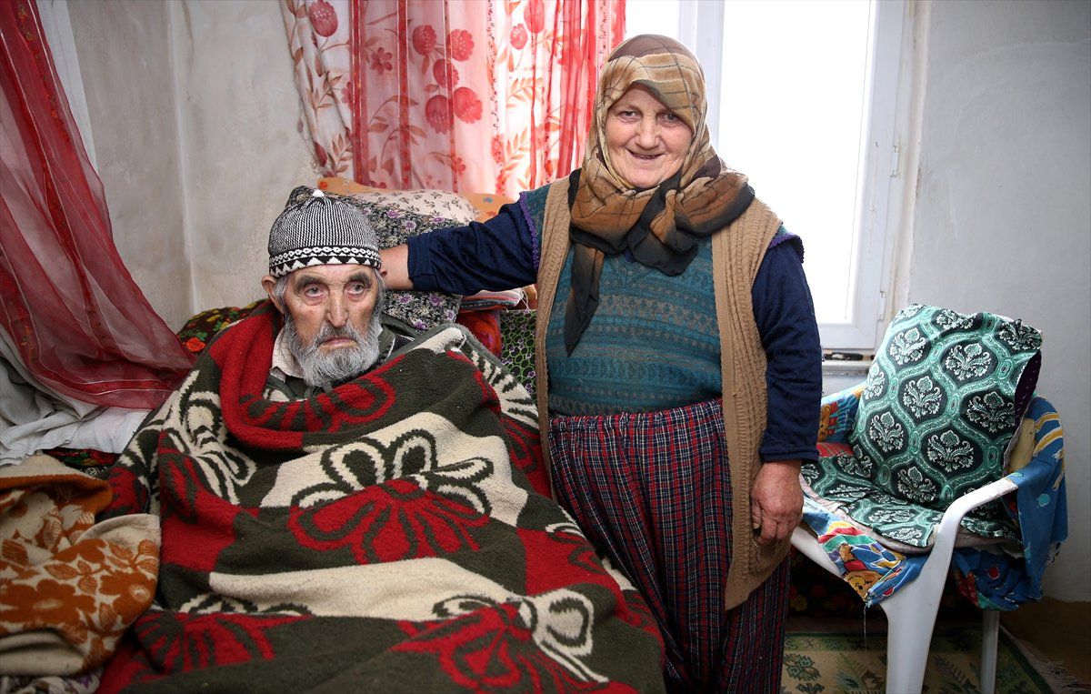 Toplumun Temel Direği: Aile - Evlat Sahibi Olamasalar da Kalplerindeki Sevgi Hiç Eksilmedi