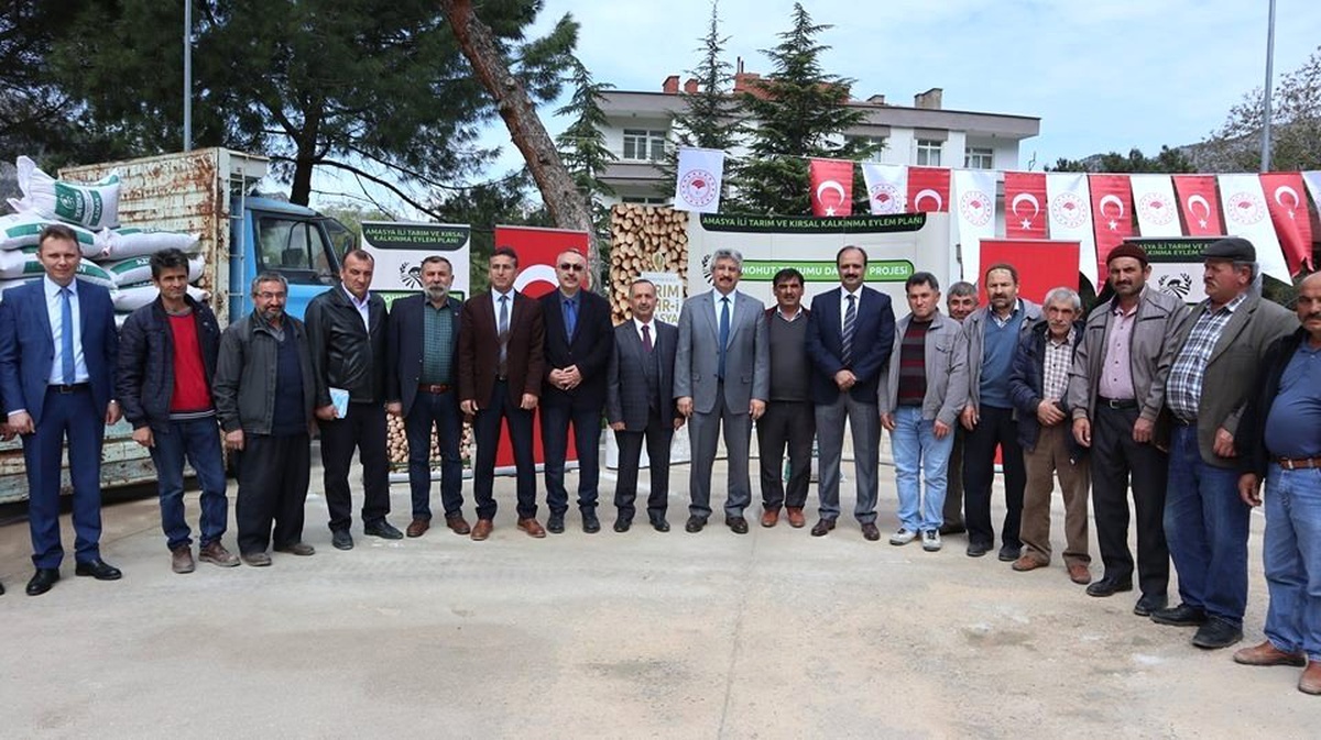 Amasya Çiftçisine Tohumluk Nohut Desteği