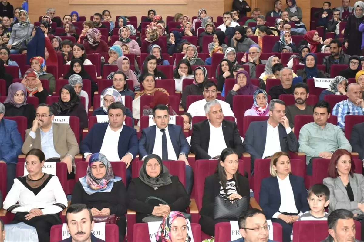 Boyabat\'ta "Mutlu Aile, Mutlu Çocuk" Konferansı