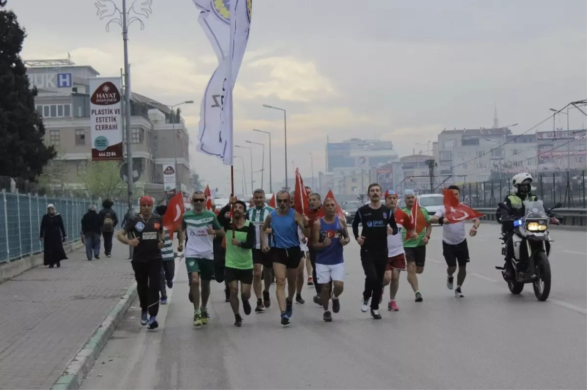 Bursa\'da Maraton Koşucuları Polis İçin 10 Kilometre Koştu