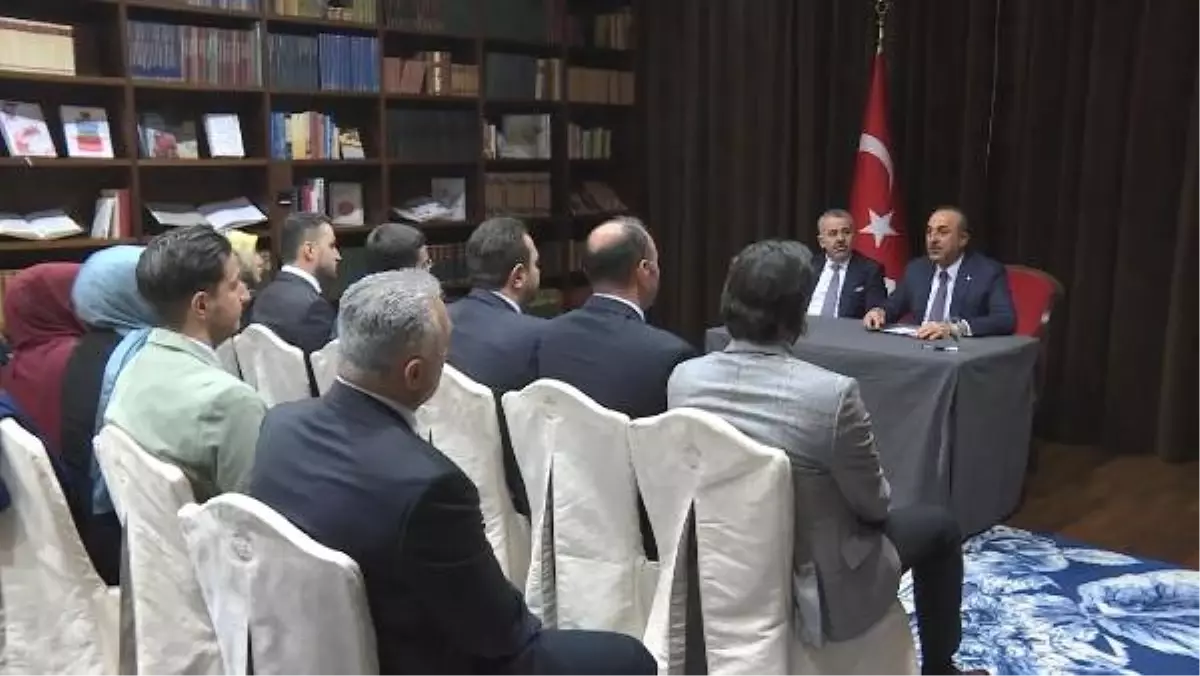 Çavuşoğlu, Hollanda\'da Uluslararası Demokratlar Birliği Üyeleri ile Bir Araya Geldi