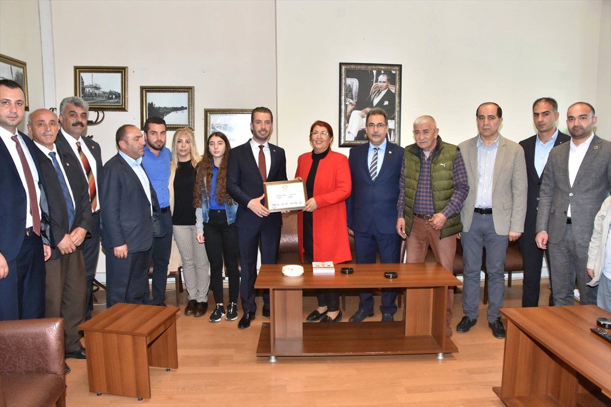 Ceyhan Belediye Başkanı Kadir Aydar, Mazbatasını Aldı