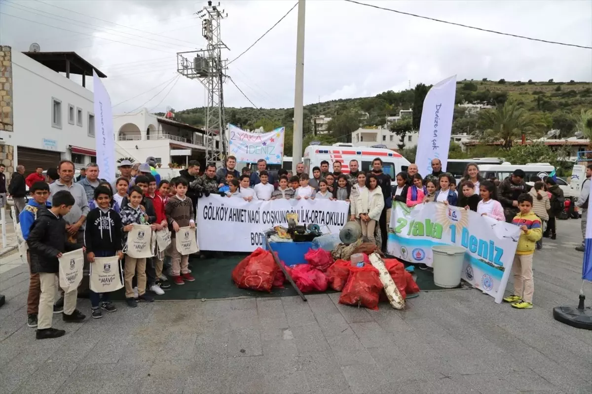 Dalgıçlar Bodrum\'da Deniz Dibi Temizliği Yaptı