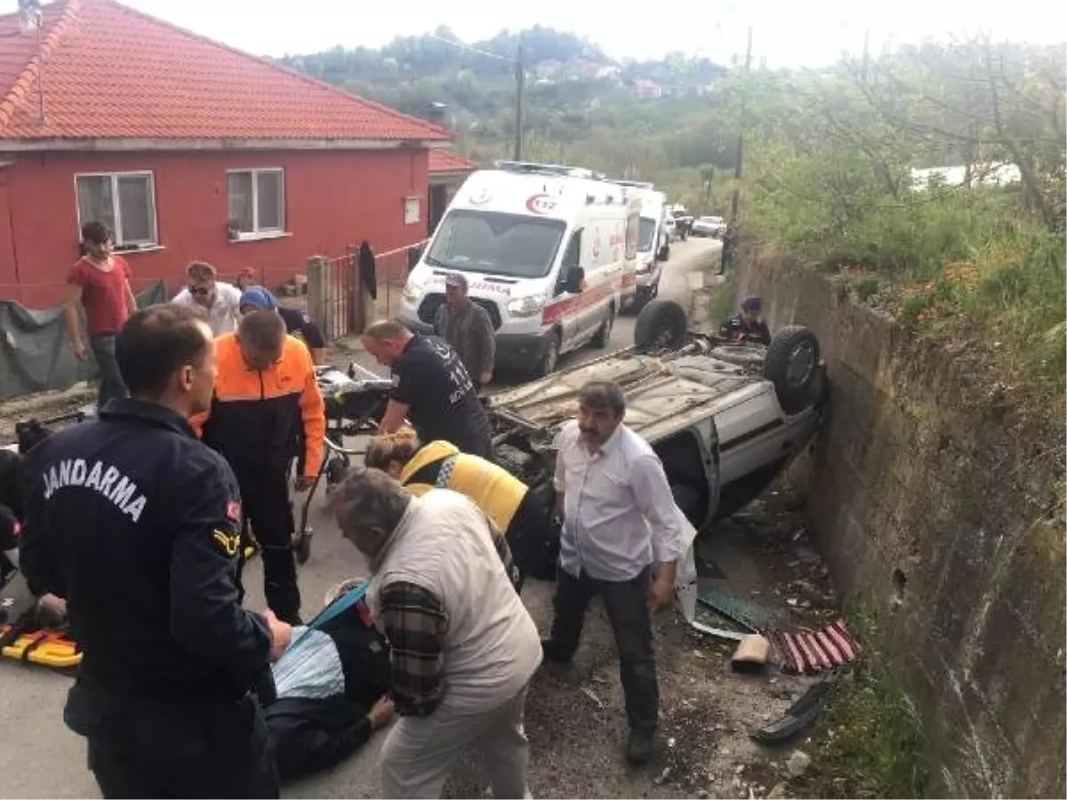 Duvara Çarpan Otomobil Takla Attı: 2 Yaralı