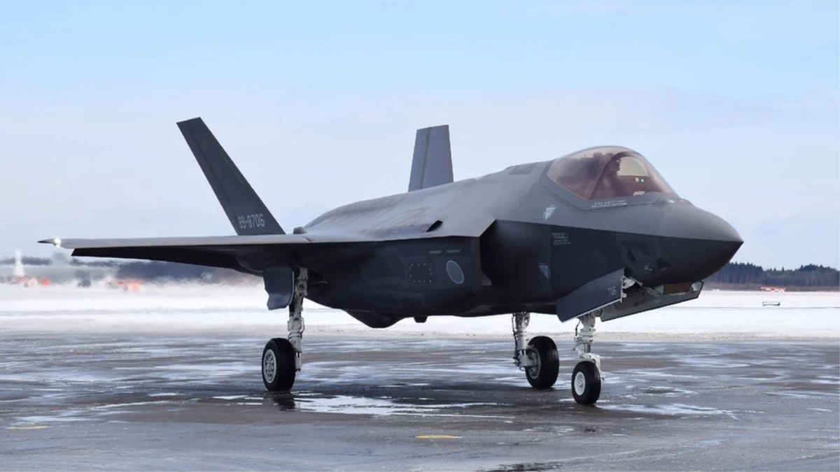 Japonya\'da Radardan Kaybolan F35 Savaş Uçağının Enkazı Bulundu