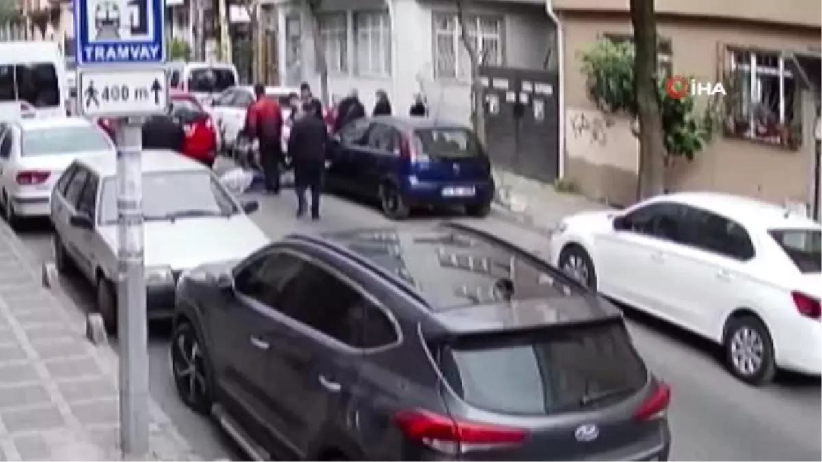 Kadın Sürücünün, Yola Fırlayan Suriyeli Motosikletliye Çarpma Anı Kamerada