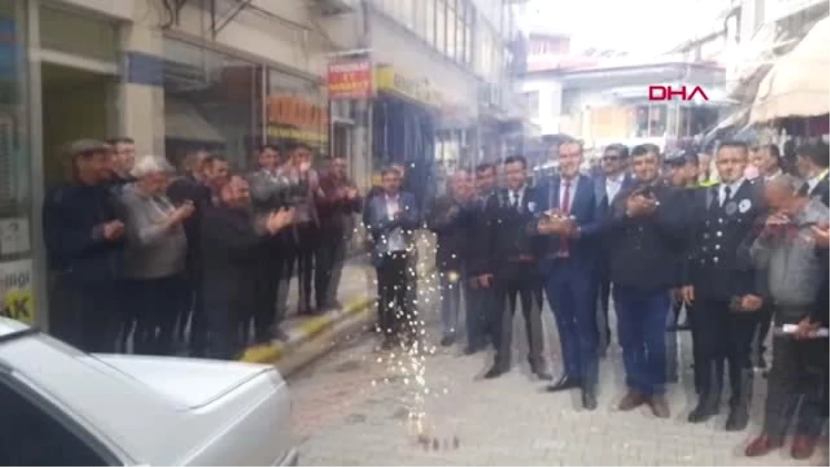 Karaman Kavga İhbarına Giden Polise, Konfeti ve Pasta Sürprizi