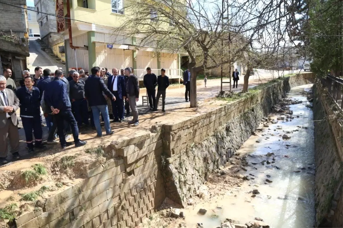 Kaymakam Şahin, Nizip\'teki Afet Bölgelerinde İnceleme Yaptı