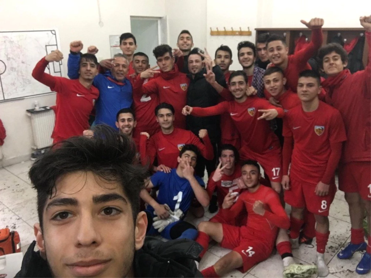 Kayserispor U17 Takımı Beşiktaş\'ı Devirdi