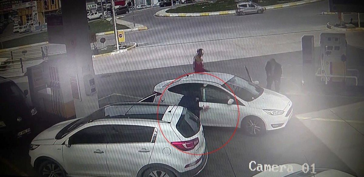 Lastiği Patlatıp Araçtan Çek Dolu Çantayı Böyle Çaldılar