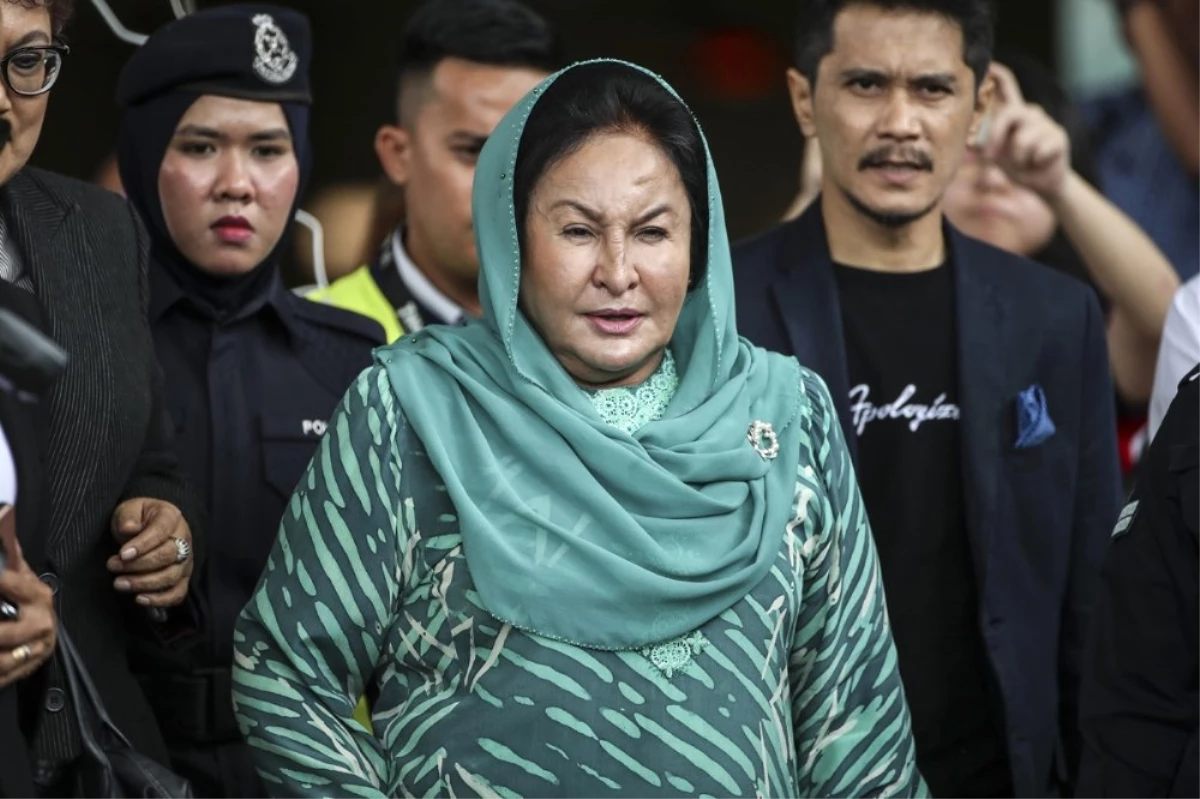 Malezya\'nın Eski First Lady\'sine Yolsuzluk Suçlaması