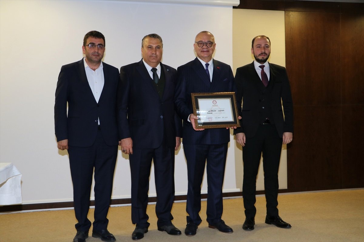 Manisa Büyükşehir Belediye Başkanı Ergün Göreve Başladı