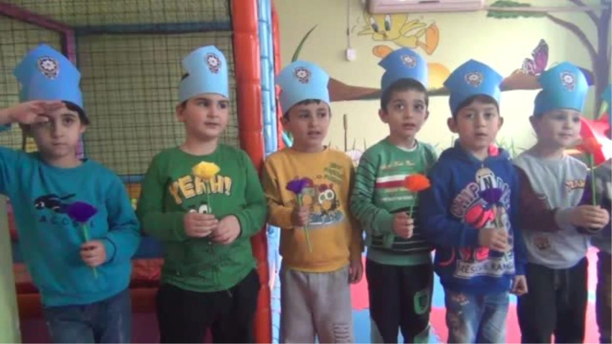Mardin\'de Çocuklardan Polislere Sürpriz Kutlama