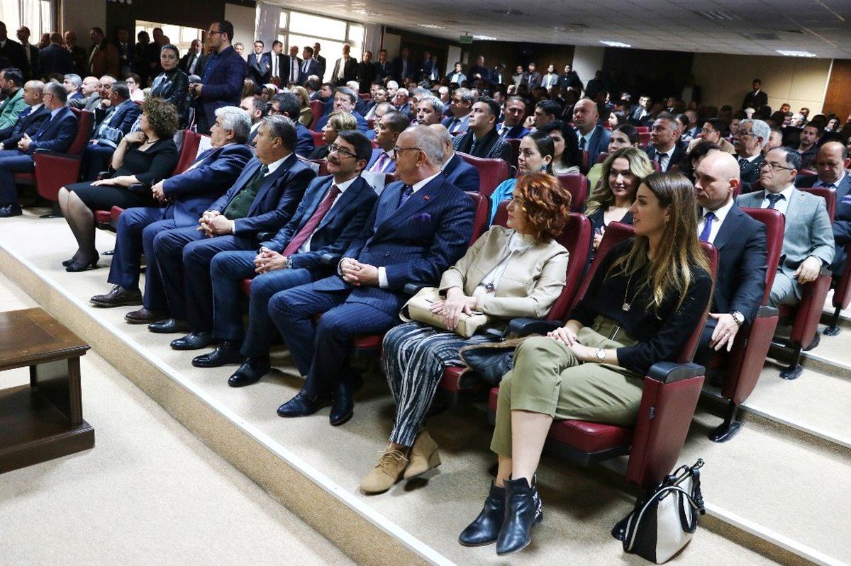 MHP\'li Tek Büyükşehir Belediyesi Mazbatasını Aldı