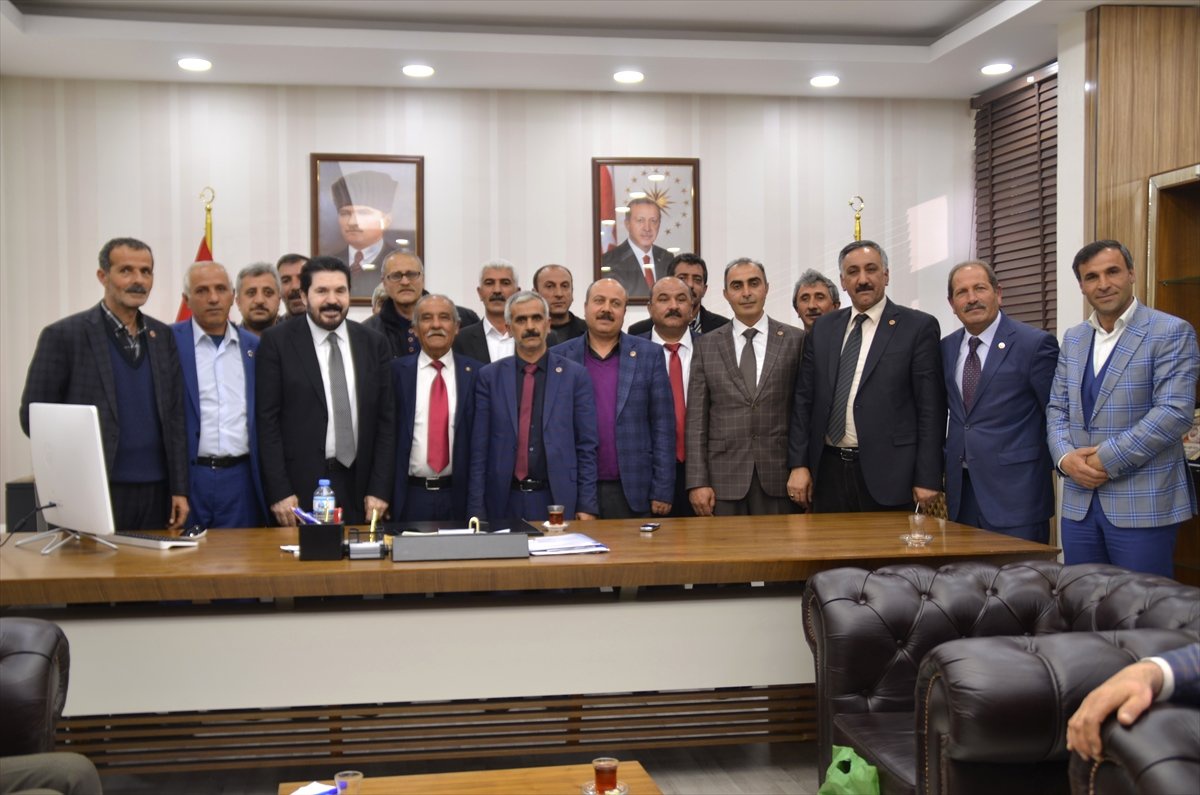Muhtarlardan Sayan\'a Tebrik Ziyareti