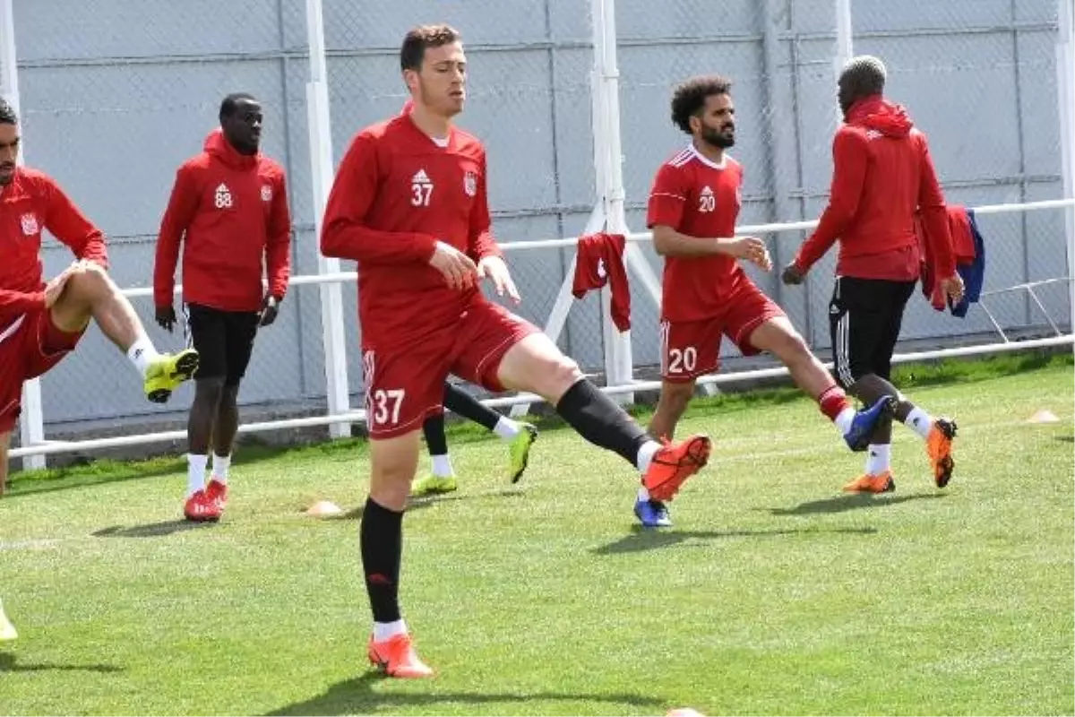 Sivasspor Tam Kadro Çalıştı